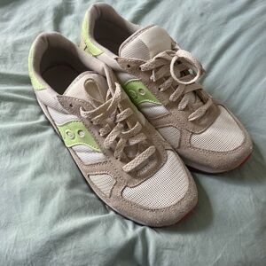 Saucony Shadow Original Women’s Beige and Green Sneakers S1108-605 Size 9.5